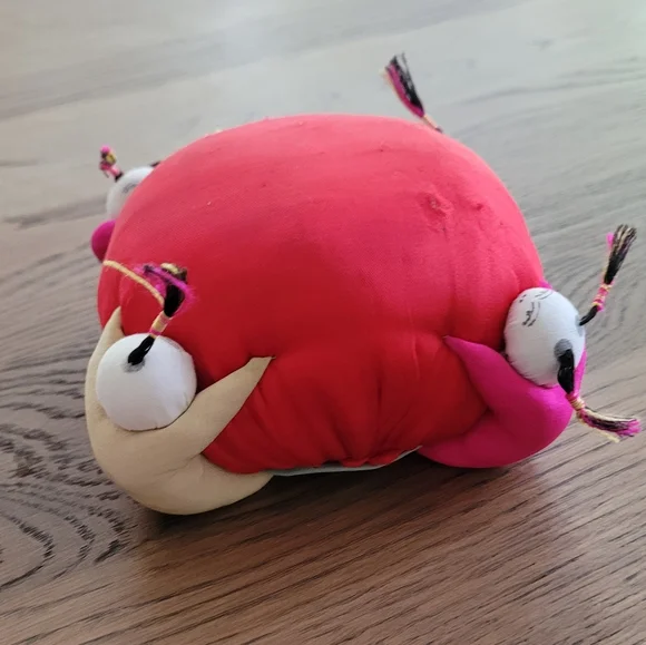 Vintage Oriental Silk Brocade Pin Cushion with Dolls - Picture 6 of 9